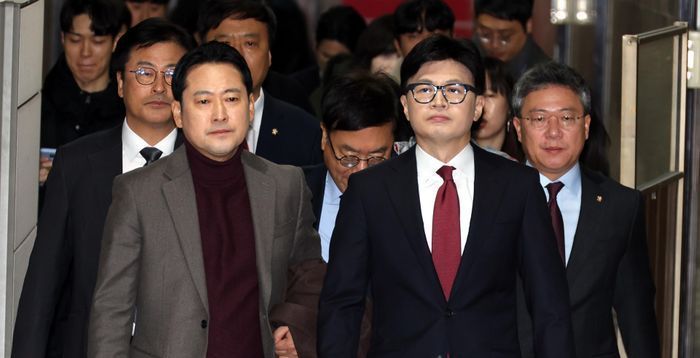 한동훈~장동혁 갈등 고조…韓 내년 선거 출마 가능성은