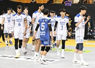 프로배구 삼성화재, 충격의 창단 첫 10연패 수렁