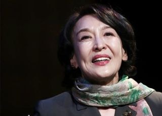 [속보] '1세대 연극 스타' 배우 윤석화 별세…향년 69세