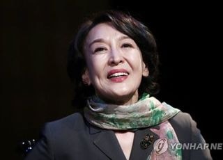 “윤석화 위중하지만 사망한 건 아냐”…한국연극배우협회, 정정·사과