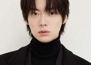 안재현, 스튜디오 유후와 전속계약…강소라·경수진·김동욱과 한솥밥