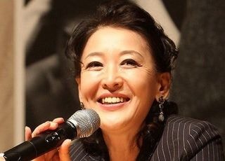 ‘1세대 연극 배우’ 윤석화, 뇌종양 투병 중 별세…향년 69세