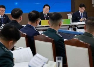 업무보고 생중계로 전 정부 인사 찍어내기?…‘정치 보복’ 자초한 대통령