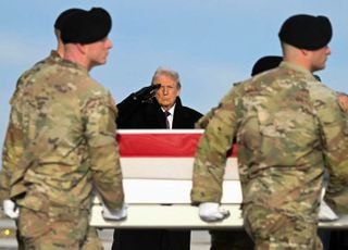 미국, 시리아 IS 겨냥 대대적 공습…트럼프 "美 공격시 더 강한 타격"