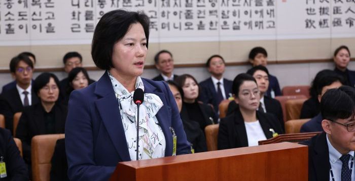 '강등 인사' 정유미 검사장-법무부, 집행정지 심문서 공방…"전례 없어" "임명권자 재량"