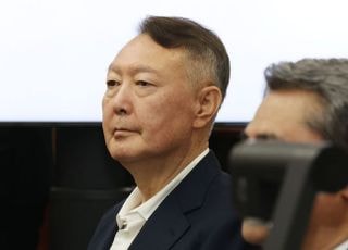 [속보] 김건희특검, '정치자금법 위반' 尹·명태균 불구속기소