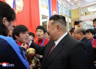 김정은, '헌법절' 기념행사 참석…"유명무명 애국자들에 의해 나라 부강"