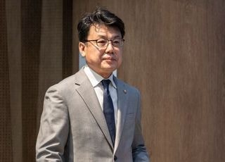 민주당 새 원내사령탑, 11일 선출…진성준, '연임 거부' 판세 흔들까