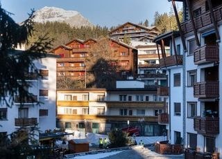 [속보] 스위스 스키리조트서 폭발 사고…수십명 사망 추정