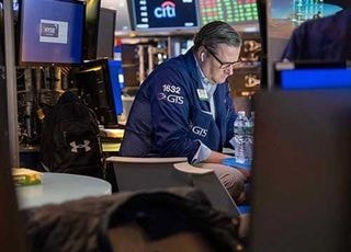 [속보] 뉴욕증시, 반도체 강세에도 기술주 약세...다우 0.66%↑ 나스닥은 약보합