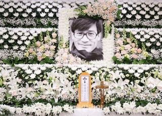 故 안성기에 금관문화훈장 추서..."한국영화 발전에 기여"