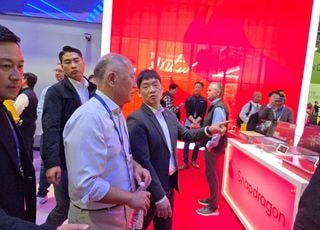 외교 무대서 기술 무대로…라스베이거스 도착한 정의선 [CES 2026+현장]