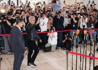 SK서린빌딩 도착한 젠슨 황 엔비디아 최고경영자