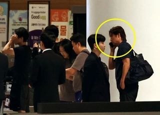 홍명보의 ‘조용한’ 美 입국…일반 통로 대신 VIP 동선 이용
