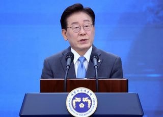 [속보] 李대통령 "남해안 우주항공 산업벨트 본격 구축…국가적 역량 총동원"