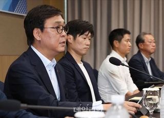 모두발언하는 최휘영 K-축구혁신위 공동위원장
