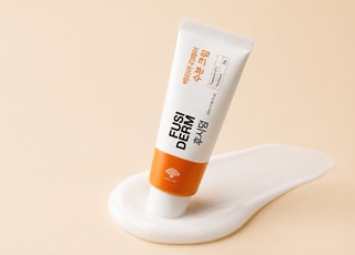 겉만 번들, 속은 건조한 여름 피부엔?…다이소서 하루 2천개씩 쓸어가는 이 크림