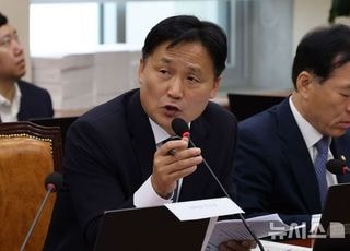 김영진 "최고위원은 심판"...이성윤 향해 "특정 후보 공격 부적절"