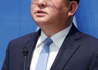與박민규, '지역화폐로 성과급 지급' 법안 노동계 반발에 끝내 철회