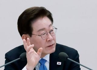 [속보] 李대통령, 부동산정책 대토론회…"청년·신혼·다가구 특별 배려 필요"