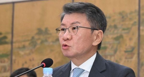 '대표팀 감독 선임 부당 개입 의혹' 정몽규 전 축구협회장, 경찰 출석