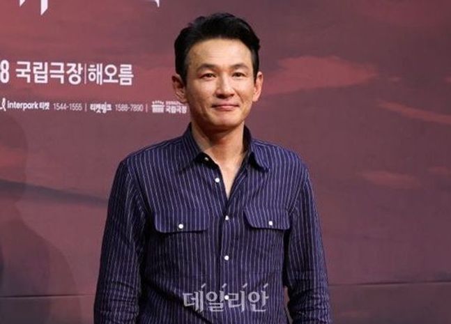 황정민 사생활 공방…A씨 재반박 "첫 만남 때도 스킨십 이어져"