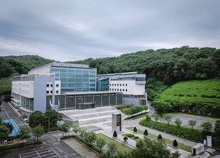 훼손 기록물 복원부터 AI 활용까지…국가기록원, 오만에 기술 전수
