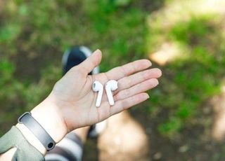 헬스장에 두고 간 이어폰…훔쳐간 사람은 OO이었다